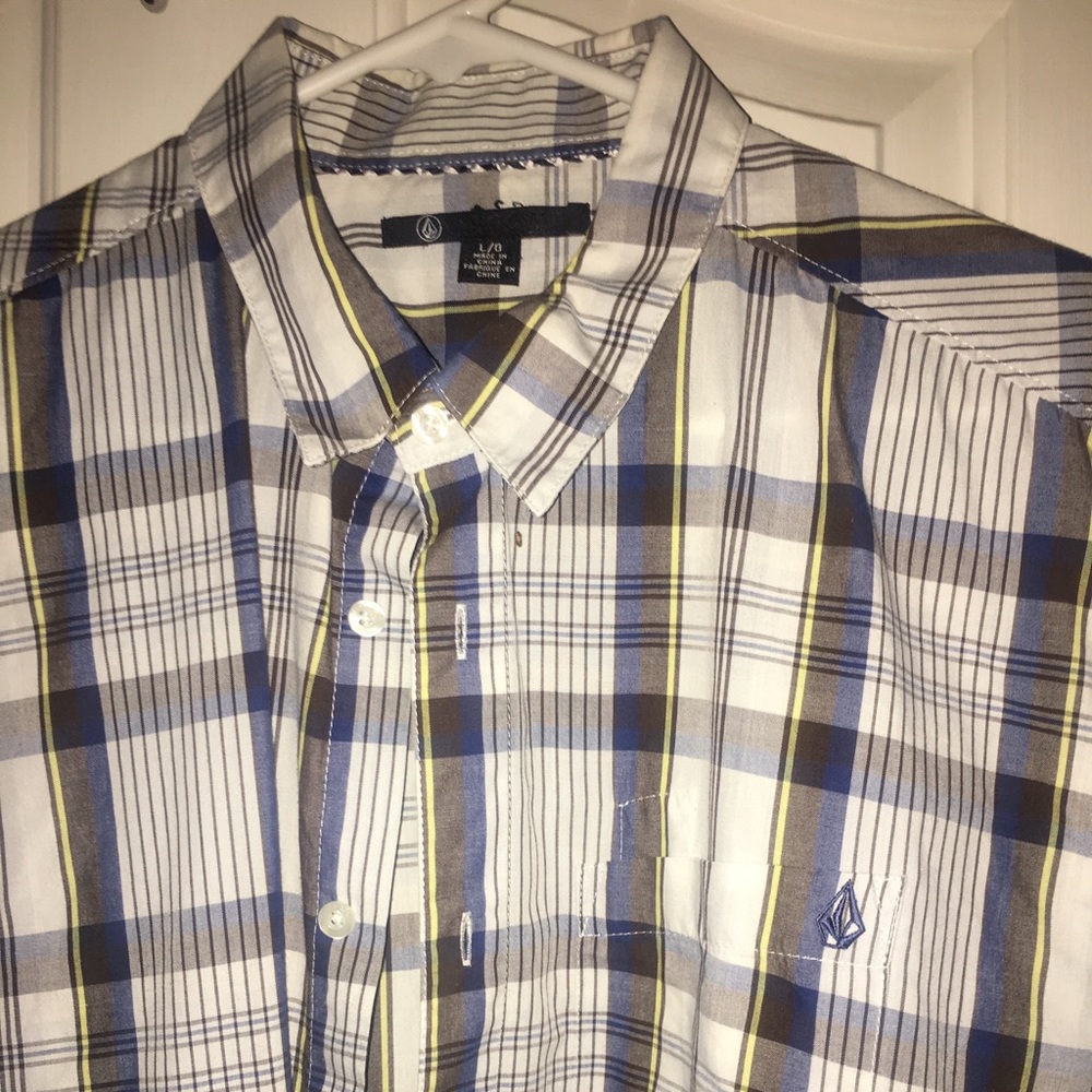 Volcom Button Down Shirt. Size L. Like New - image 3